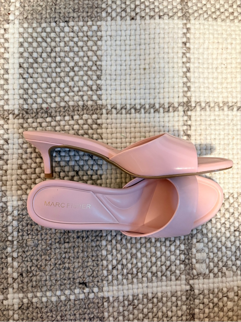 NEW Marc Fisher Pale Pink Patent Slide Mules - Picture 2 of 4